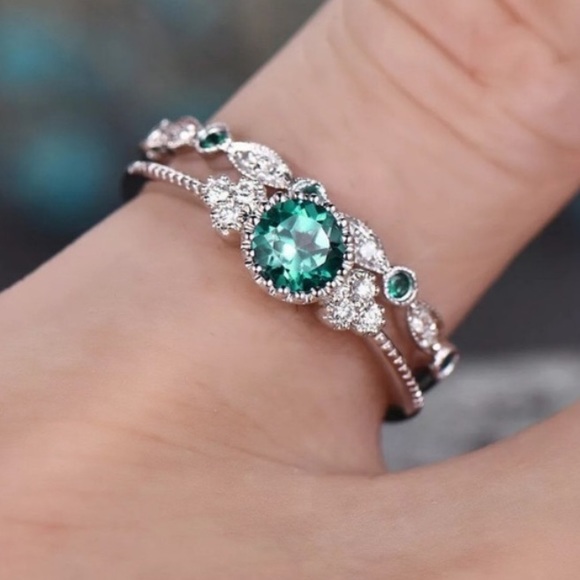 Jewelry - NEW Luxury 2pcs/Set Green Crystal Ring